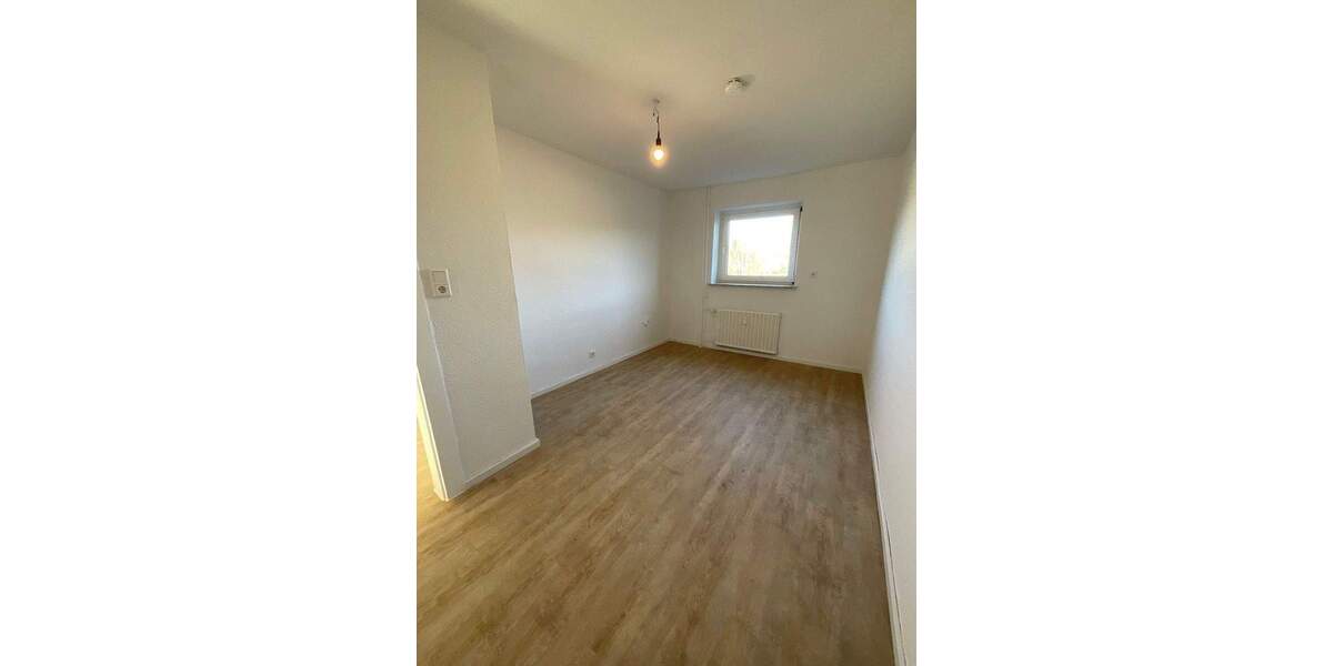 Zimmer Wuppertal Barmen - 4 Zimmer, 94 m&sup2;, 759&euro; | Angebot:25701008