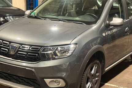 Dacia Sandero 71.000 km 8.290 &euro; Wuppertal 42349