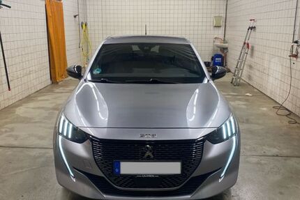 Peugeot 208 50.000 km 16.500 &euro; Heiligenhaus 42579