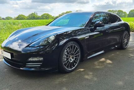 Porsche Panamera 177.082 km 23.800 &euro; Marl 45770