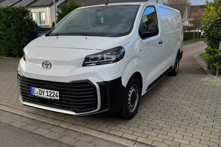 Toyota Proace (Verso) 12.098 km 29.999 &euro; Essen 45143