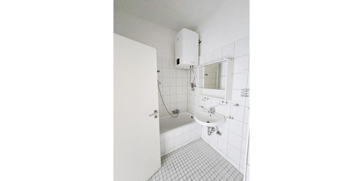 Dachgeschoßwohnung Oberhausen Alt-Oberhausen - 3.5 Zimmer, 82 m&sup2;, 520&euro; | Angebot:26422019