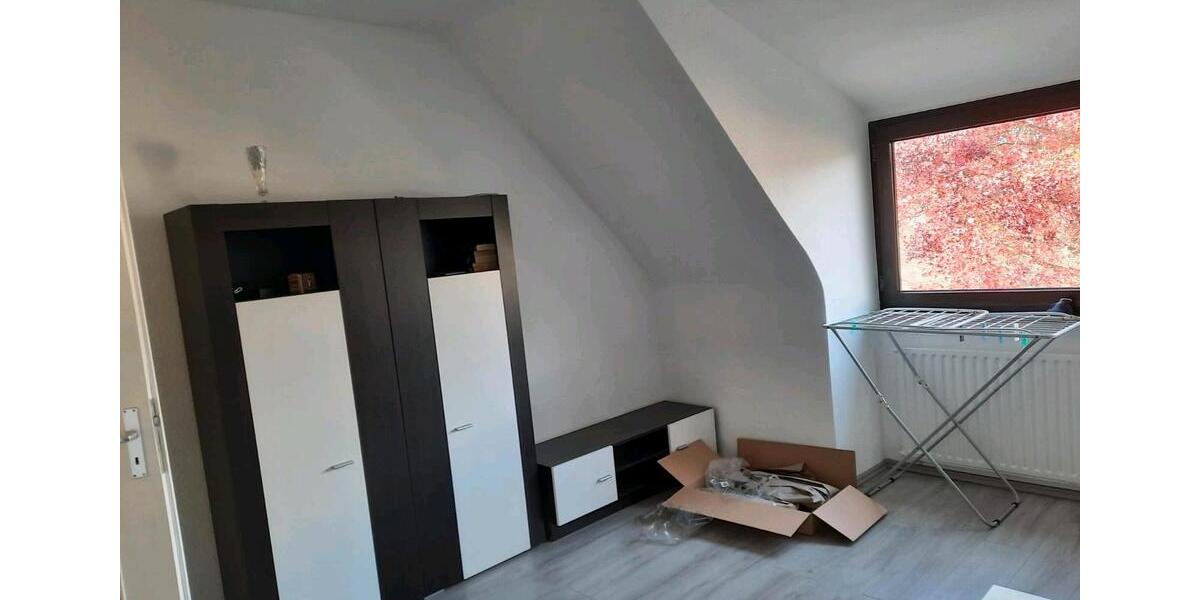 Dachgeschoßwohnung Essen Stadtbezirk III - 2.5 Zimmer, 48 m&sup2;, 469&euro; | Angebot:25875950