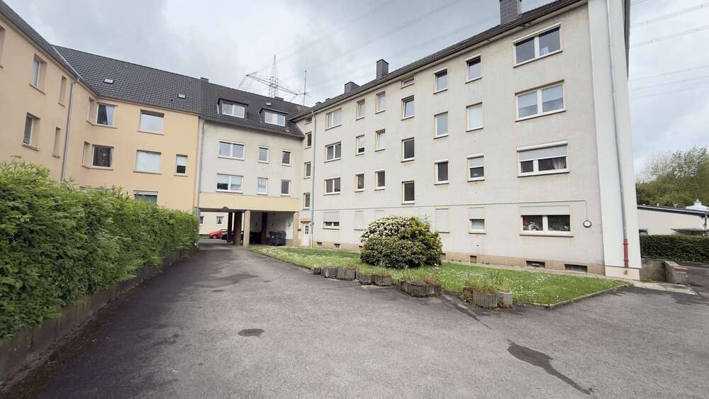 Attraktiv geschnittene 3,5-Zimmer-Wohnung mit Garage und zusätzlichem Stauraum - Erdgeschoßwohnung Essen Stadtbezirk III | Angebot:26312227