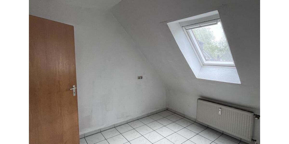 Dachgeschoßwohnung Oberhausen Alstaden - 4 Zimmer, 86 m&sup2;, 799&euro; | Angebot:26439179