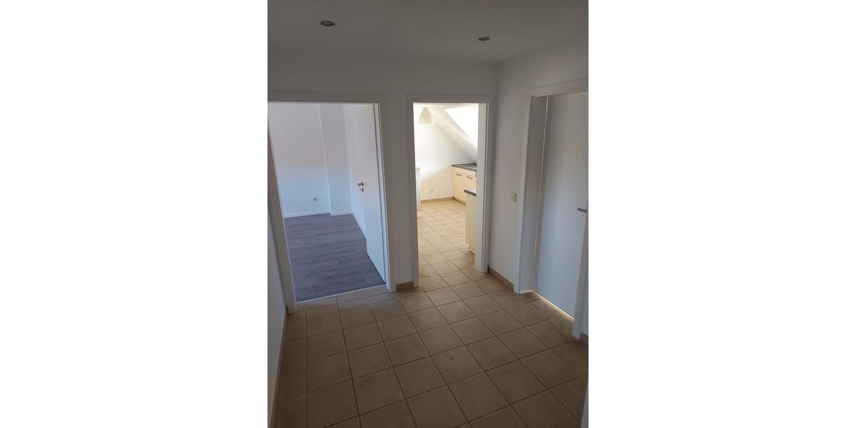 Dachgeschoßwohnung Gladbeck - 3.5 Zimmer, 95 m&sup2;, 665&euro; | Angebot:25932226