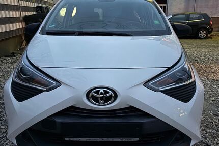 Toyota Aygo (X) 63.596 km 7.990 &euro; Essen 45143