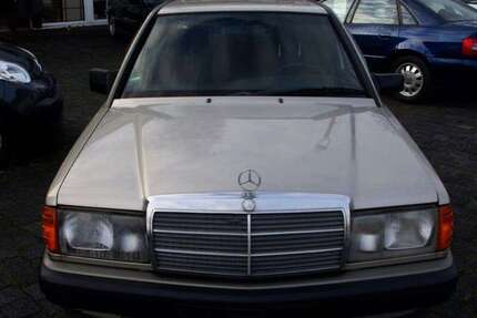 Mercedes-Benz 190 130.000 km 3.300 &euro; Bottrop 46242