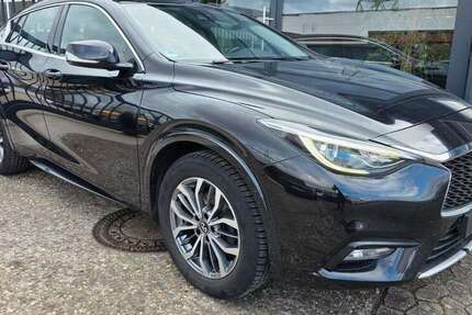 INFINITI Q30 183.544 km 8.990 &euro; Essen 45279