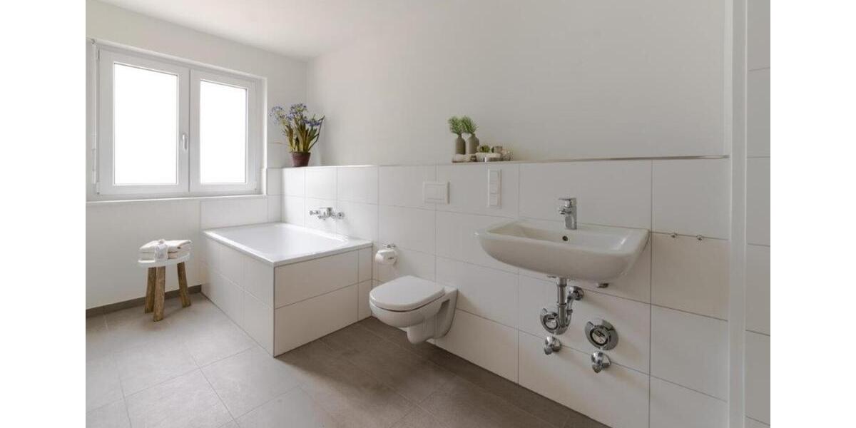 Etagenwohnung Bochum Wiemelhausen - 3 Zimmer, 93 m&sup2;, 1.300&euro; | Angebot:26170256
