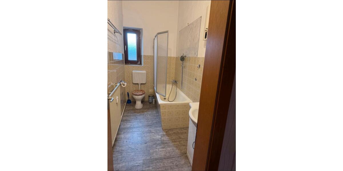 Etagenwohnung Essen Stadtbezirk VI - 5 Zimmer, 120 m&sup2;, 700&euro; | Angebot:25838749