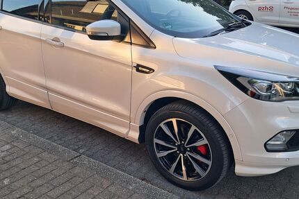 Ford Kuga 84.000 km 15.500 &euro; oberhausen 46147