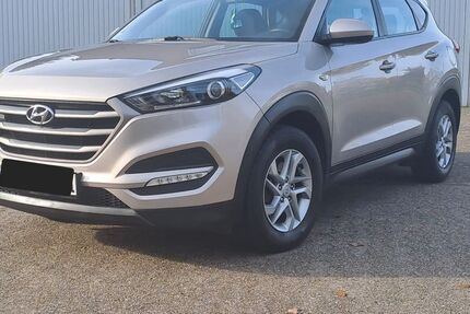 Hyundai TUCSON 185.000 km 10.990 &euro; Datteln 45711