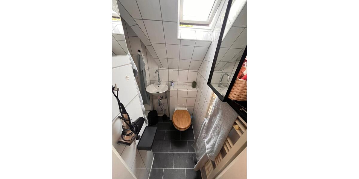 Dachgeschoßwohnung Mülheim an der Ruhr Rechtsruhr-Nord - 2 Zimmer, 70 m&sup2;, 400&euro; | Angebot:25067678