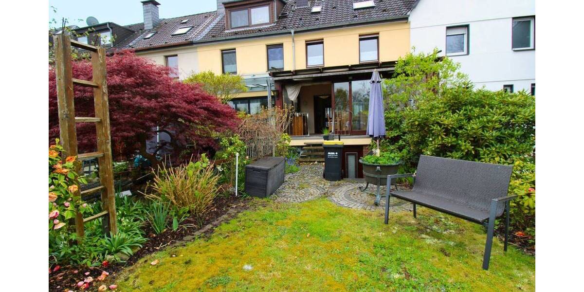 Reihenmittelhaus Essen Ostviertel - 4 Zimmer, 130 m&sup2;, 279.000&euro; | Angebot:26542889