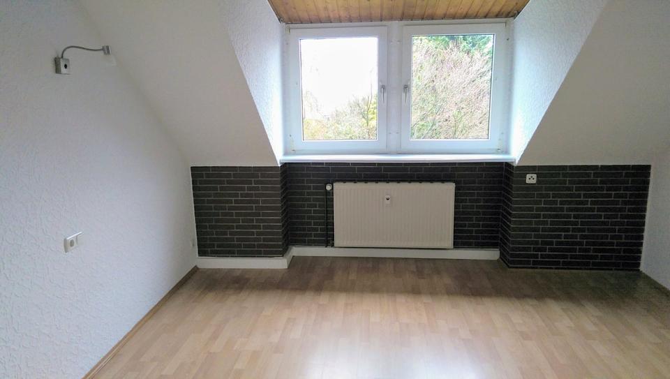 Dachgeschoßwohnung Essen Stadtbezirk IV - 3 Zimmer, 84 m&sup2;, 585&euro; | Angebot:25918030