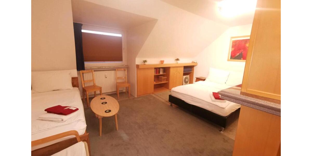 Dachgeschoßwohnung Essen Stadtbezirk III - 1 Zimmer, 1.150&euro; | Angebot:21475721