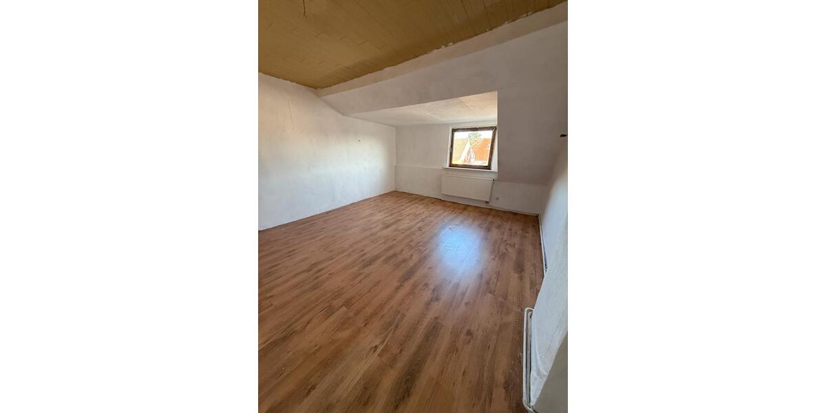 Dachgeschoßwohnung Gelsenkirchen Gelsenkirchen-Nord - 2 Zimmer, 77 m&sup2;, 450&euro; | Angebot:25796051