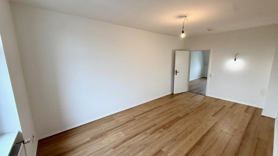 Dachgeschoßwohnung Wuppertal Gemarkung Langerfeld - 3 Zimmer, 84 m&sup2;, 750&euro; | Angebot:25253835
