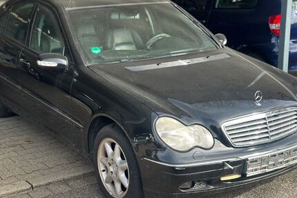 Mercedes-Benz C 320 181.000 km 1.500 &euro; Essen 45145