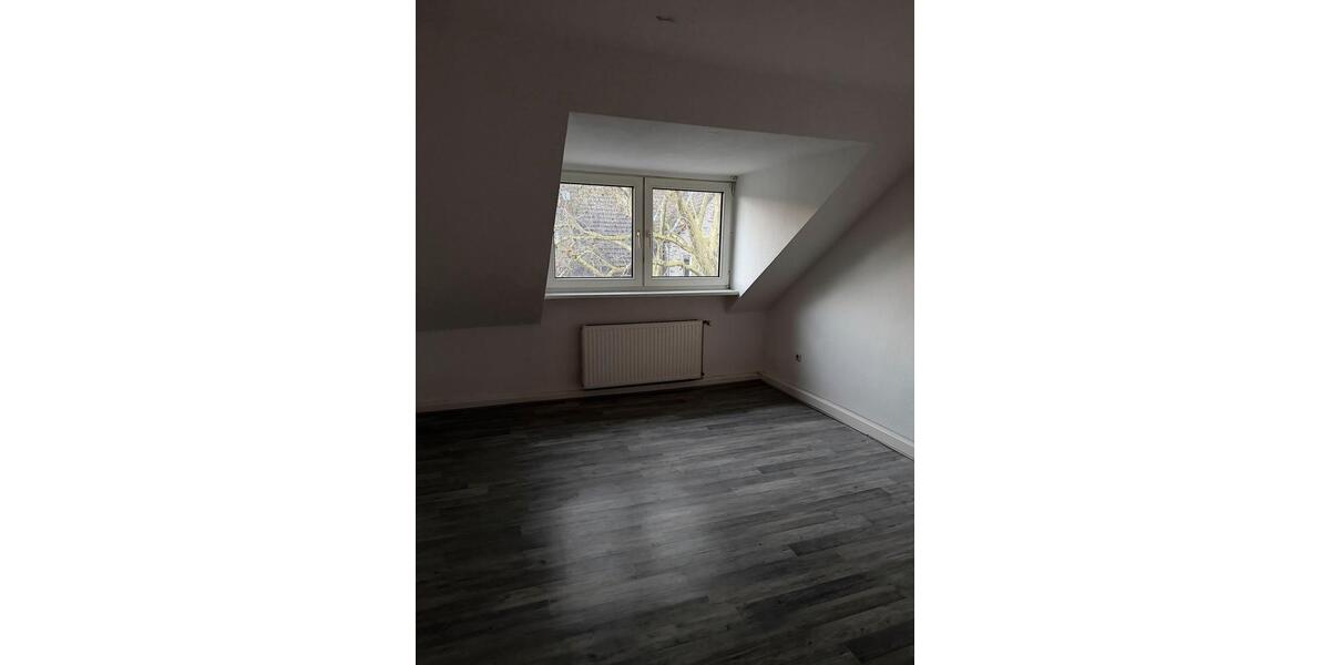 Dachgeschoßwohnung Essen Stadtbezirk III - 2 Zimmer, 46 m&sup2;, 560&euro; | Angebot:25723639