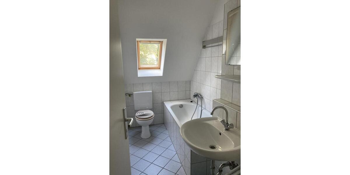Dachgeschoßwohnung Bottrop Batenbrock - 2.5 Zimmer, 39 m&sup2;, 319&euro; | Angebot:25956795