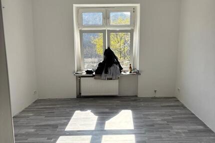 Wohnung Wuppertal Brill - 3 Zimmer, 105 m&sup2;, 850&euro; | Angebot:25924139