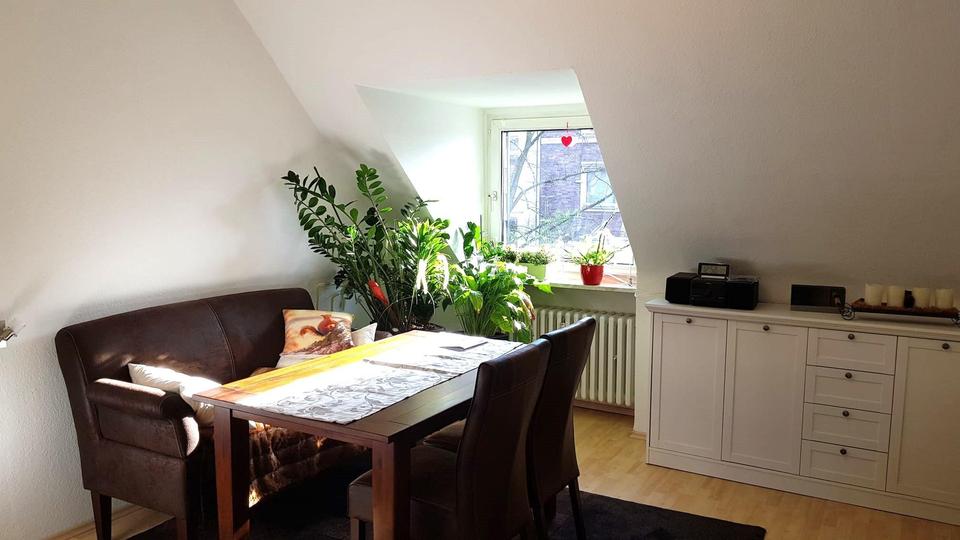 Dachgeschoßwohnung Essen Stadtbezirk V - 3 Zimmer, 55 m&sup2;, 460&euro; | Angebot:25826426