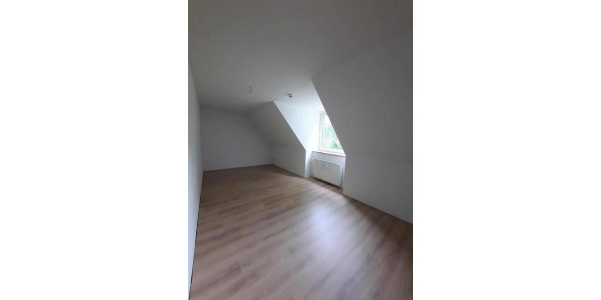 Dachgeschoßwohnung Marl - 3.5 Zimmer, 81 m&sup2;, 404&euro; | Angebot:22486838