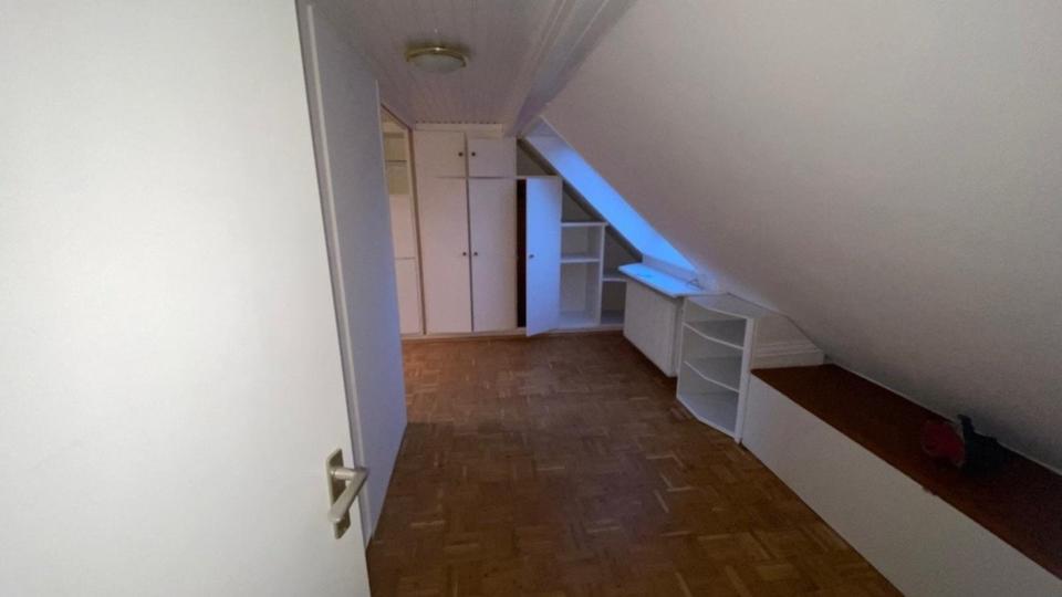 Dachgeschoßwohnung Dortmund Brackel - 1.5 Zimmer, 30 m&sup2;, 370&euro; | Angebot:25959341