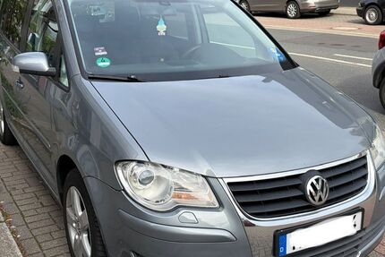 VW Touran 293.650 km 2.600 &euro; Essen-Holsterhausen 45130