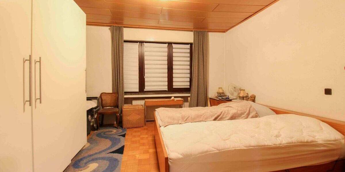 Mehrfamilienhaus, Wohnhaus Bochum Laer - 6 Zimmer, 211 m&sup2;, 320.000&euro; | Angebot:26043818