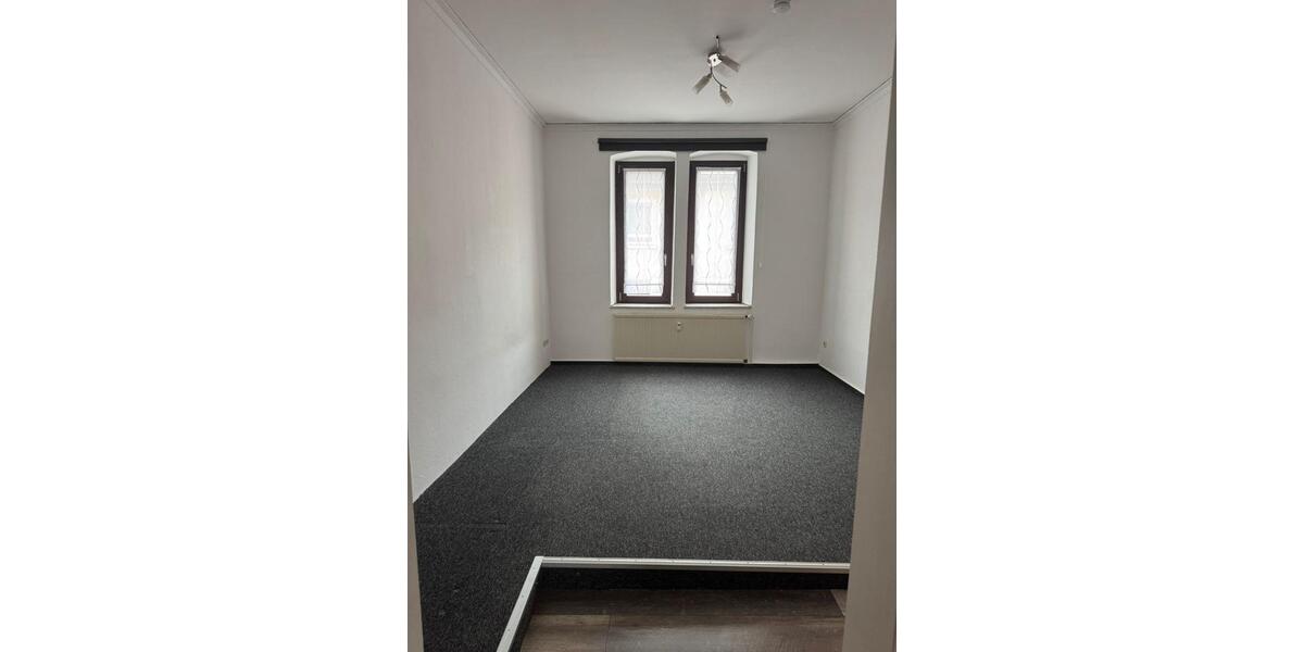 Etagenwohnung Essen Stadtbezirk VI - 5 Zimmer, 120 m&sup2;, 700&euro; | Angebot:25054980