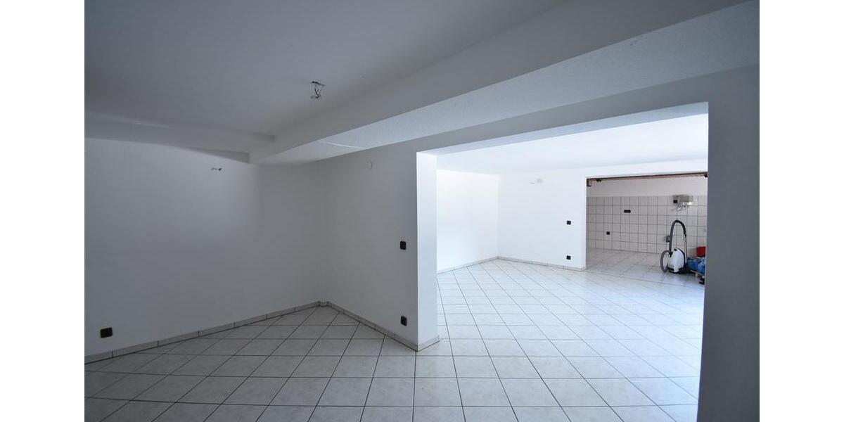 Etagenwohnung Essen Stadtbezirk VI - 4 Zimmer, 145 m&sup2;, 1.550&euro; | Angebot:22040281