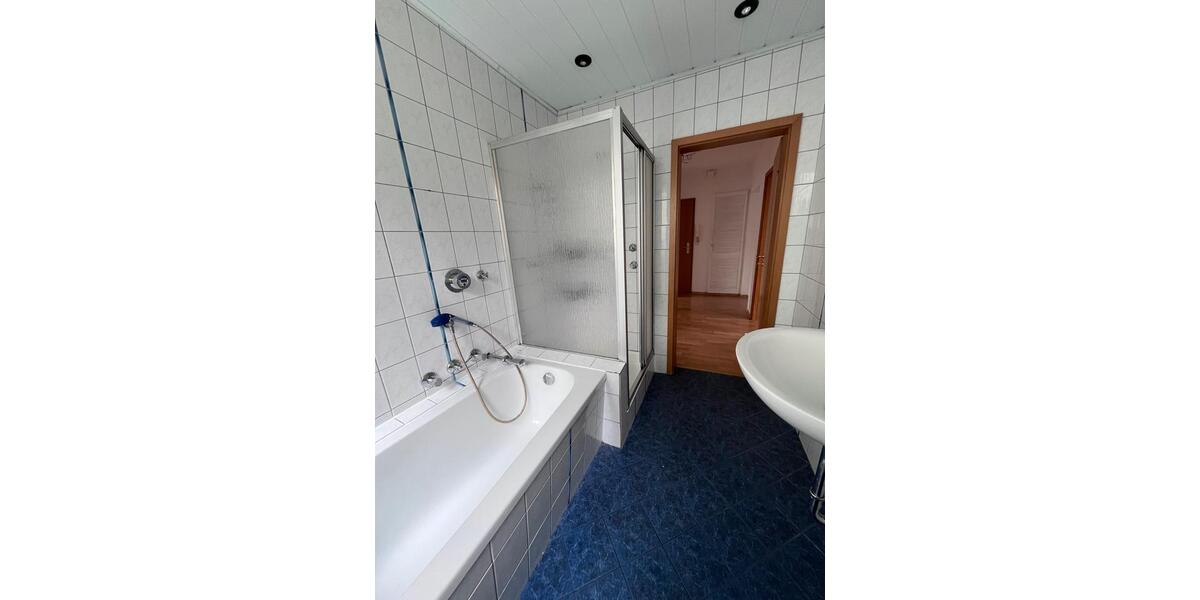Hochparterre Wuppertal Gemarkung Langerfeld - 3 Zimmer, 81 m&sup2;, 900&euro; | Angebot:25891437