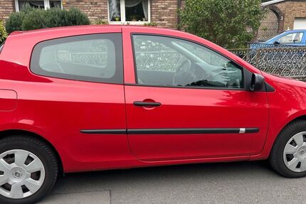Renault Clio 56.421 km 2.850 &euro; Oberhausen 46047