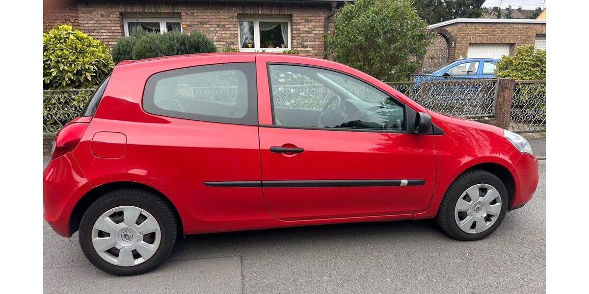 Renault Clio 56.421 km 2.850 &euro; Oberhausen 46047