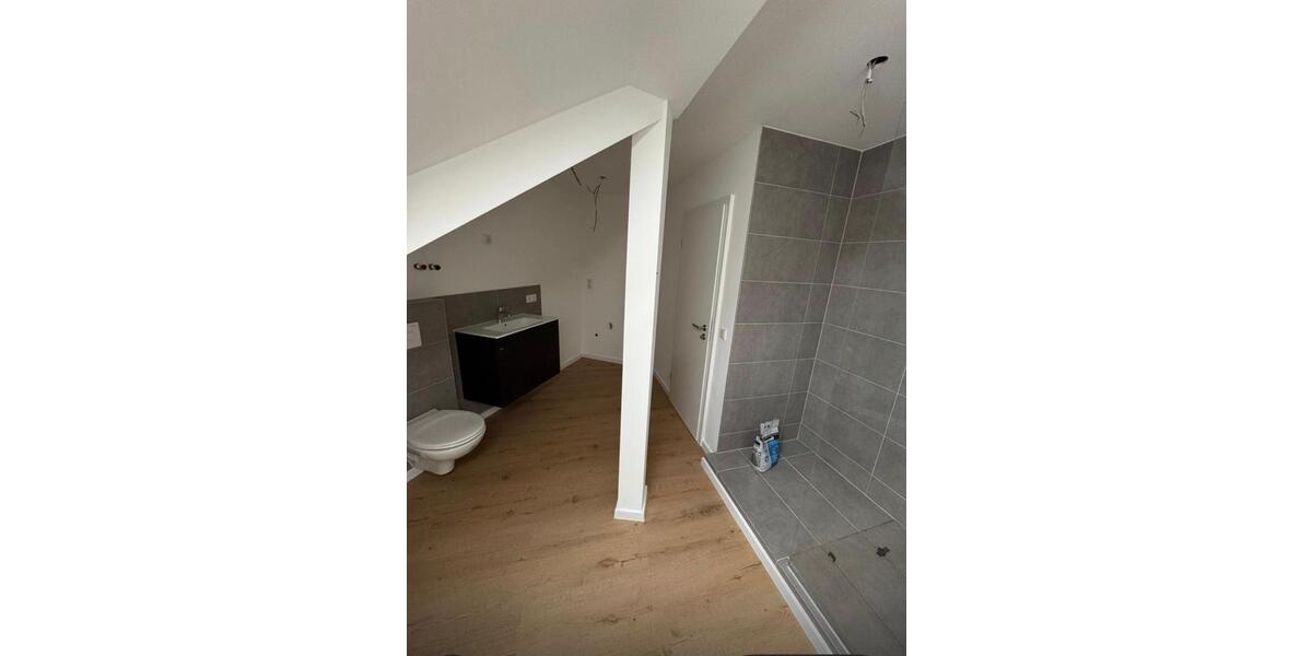 Dachgeschoßwohnung Gelsenkirchen Gelsenkirchen-Mitte - 1 Zimmer, 105 m&sup2;, 1.100&euro; | Angebot:25917231