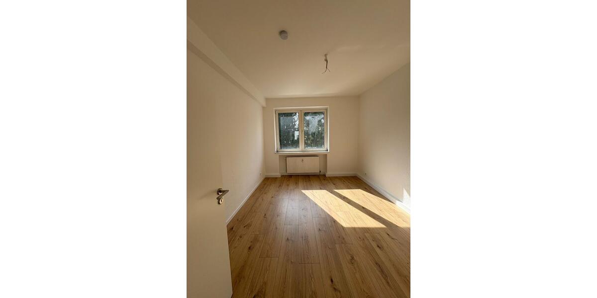 Etagenwohnung Gelsenkirchen Gelsenkirchen-Mitte - 5.5 Zimmer, 137 m&sup2;, 1.000&euro; | Angebot:25434234