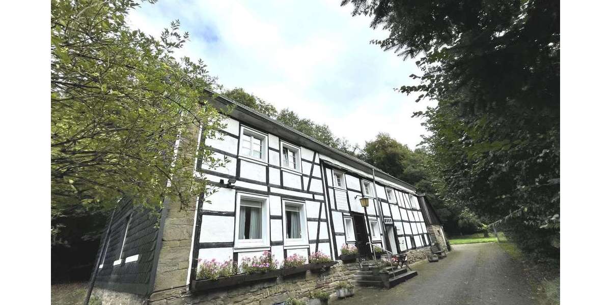 Einfamilienhaus Sprockhövel - 10 Zimmer, 236 m&sup2;, 441.000&euro; | Angebot:25197370