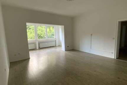 Wohnung Gelsenkirchen Gelsenkirchen-Mitte - 2 Zimmer, 85 m&sup2;, 550&euro; | Angebot:27356407