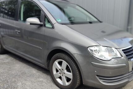 VW Touran 182.000 km 5.999 &euro; bochum 44805