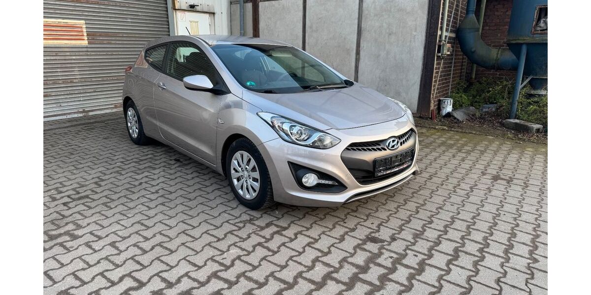 Hyundai i30 180.000 km 4.190 &euro; Gladbeck 45966