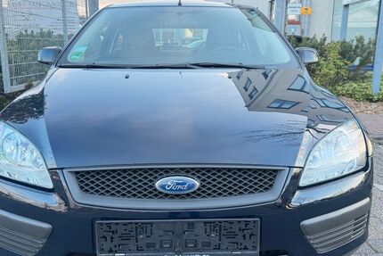 Ford Focus 82.000 km 2.499 &euro; Oberhausen 46047