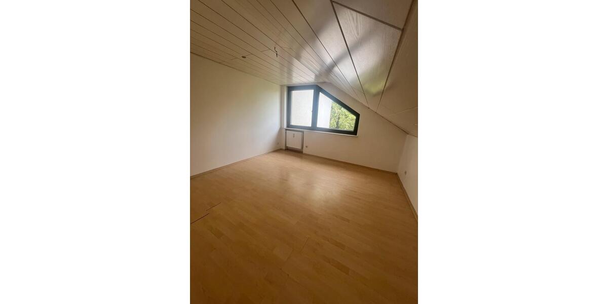 Dachgeschoßwohnung Heiligenhaus - 3 Zimmer, 106 m&sup2;, 900&euro; | Angebot:25867897