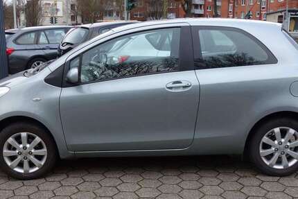 Toyota Yaris 150.000 km 3.199 &euro; Herne 44653