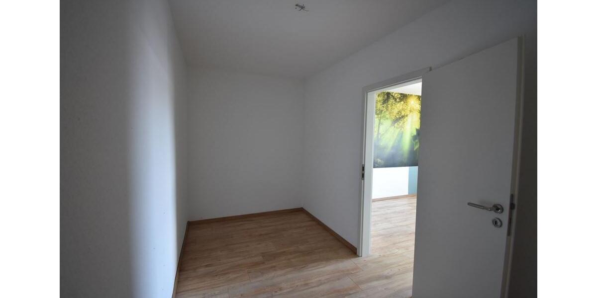 Etagenwohnung Essen Stadtbezirk VI - 4 Zimmer, 145 m&sup2;, 1.550&euro; | Angebot:22040281