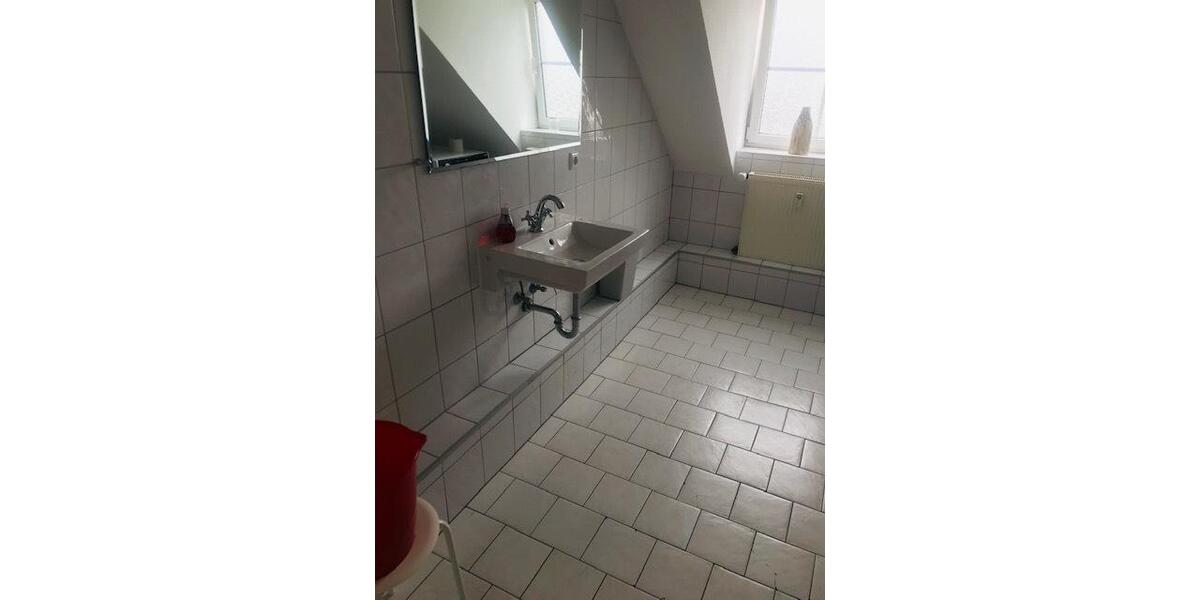 Dachgeschoßwohnung Gelsenkirchen Gelsenkirchen-Mitte - 1 Zimmer, 25 m&sup2;, 450&euro; | Angebot:25875972