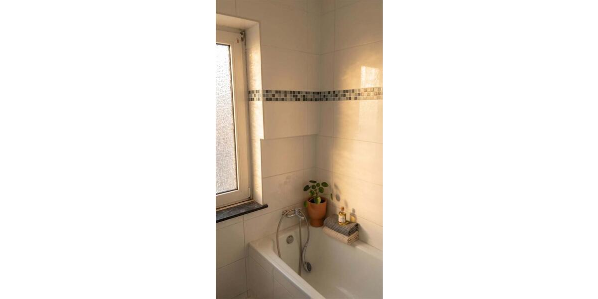 Etagenwohnung Gelsenkirchen Ückendorf - 4 Zimmer, 75 m&sup2;, 562&euro; | Angebot:25905027