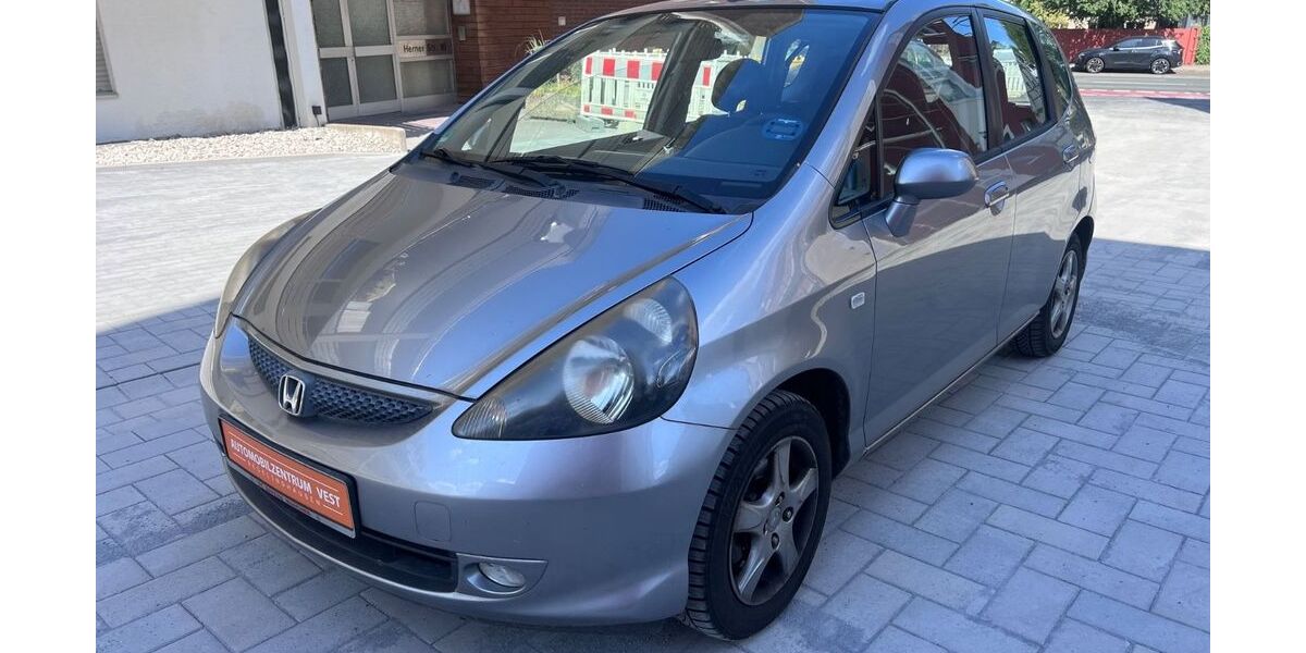 Honda Jazz 73.000 km 3.390 &euro; Recklinghausen 45657